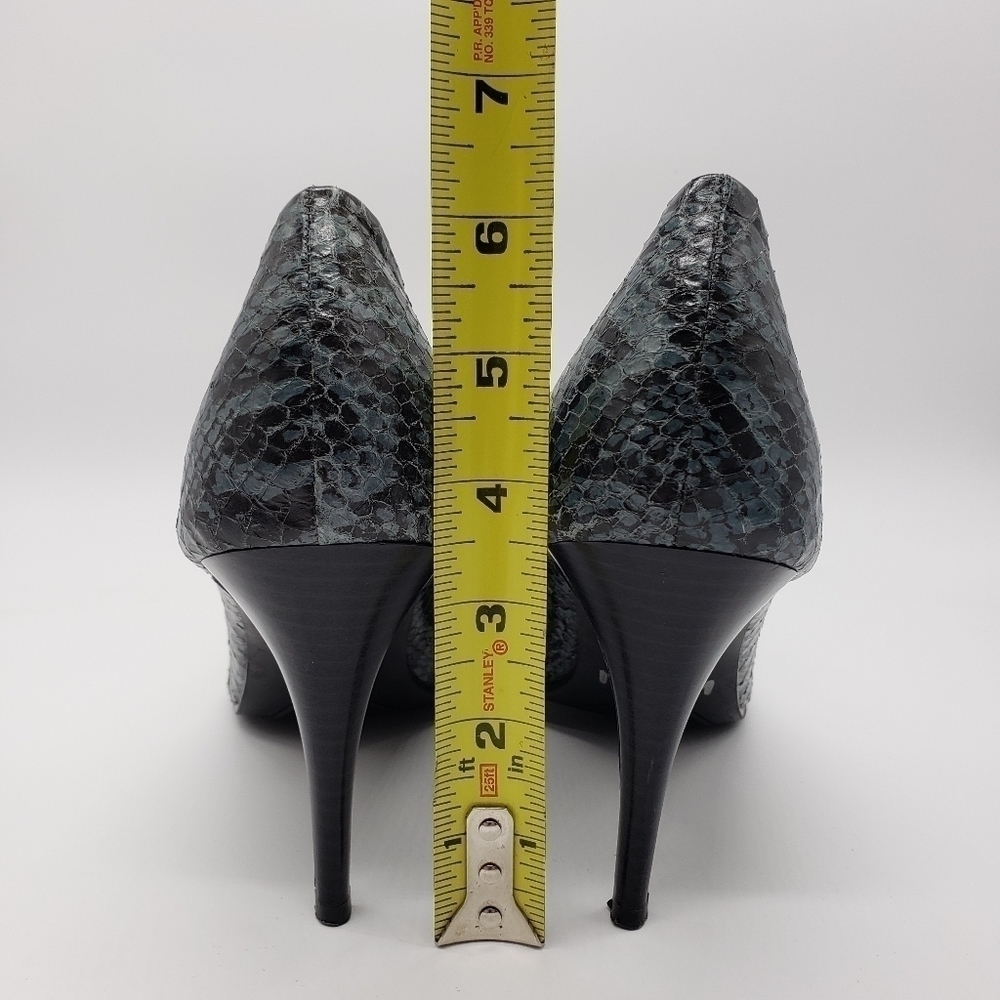 Preview International women US 11 gray heels snake print leather upper - Picture 10 of 11